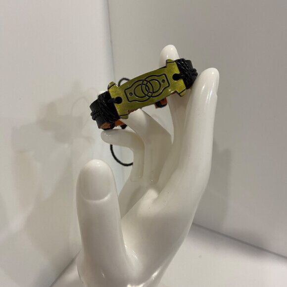 Leather  Metal Adjustable Bracelet With metal handcuffs symbol commitment - Picture 4 of 14